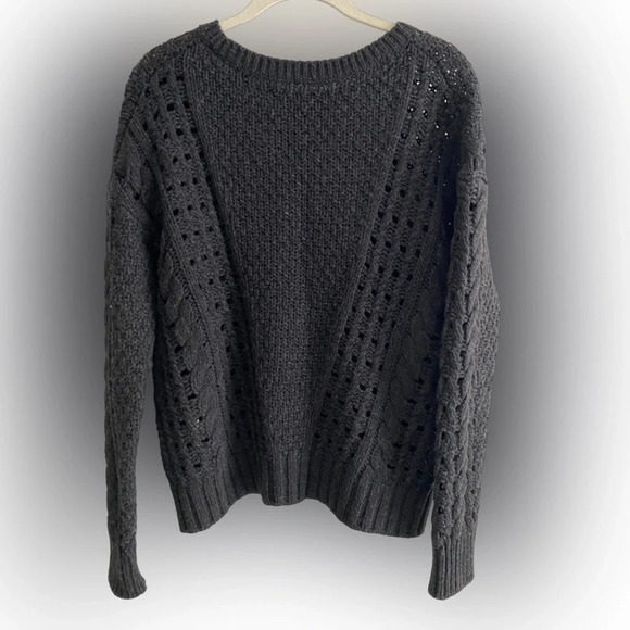 VINCE  Wool Cable Knit Gray Crewneck Sweater Size Small - Picture 3 of 12